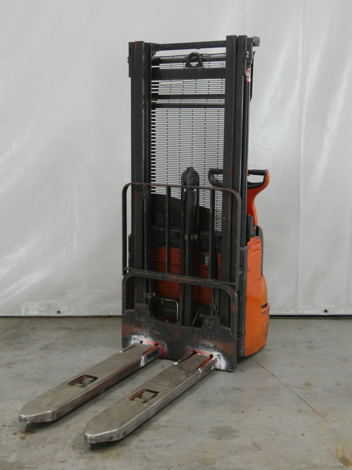 Linde L12 - Apilador: foto 1 Linde L12 - Apilador: foto 1