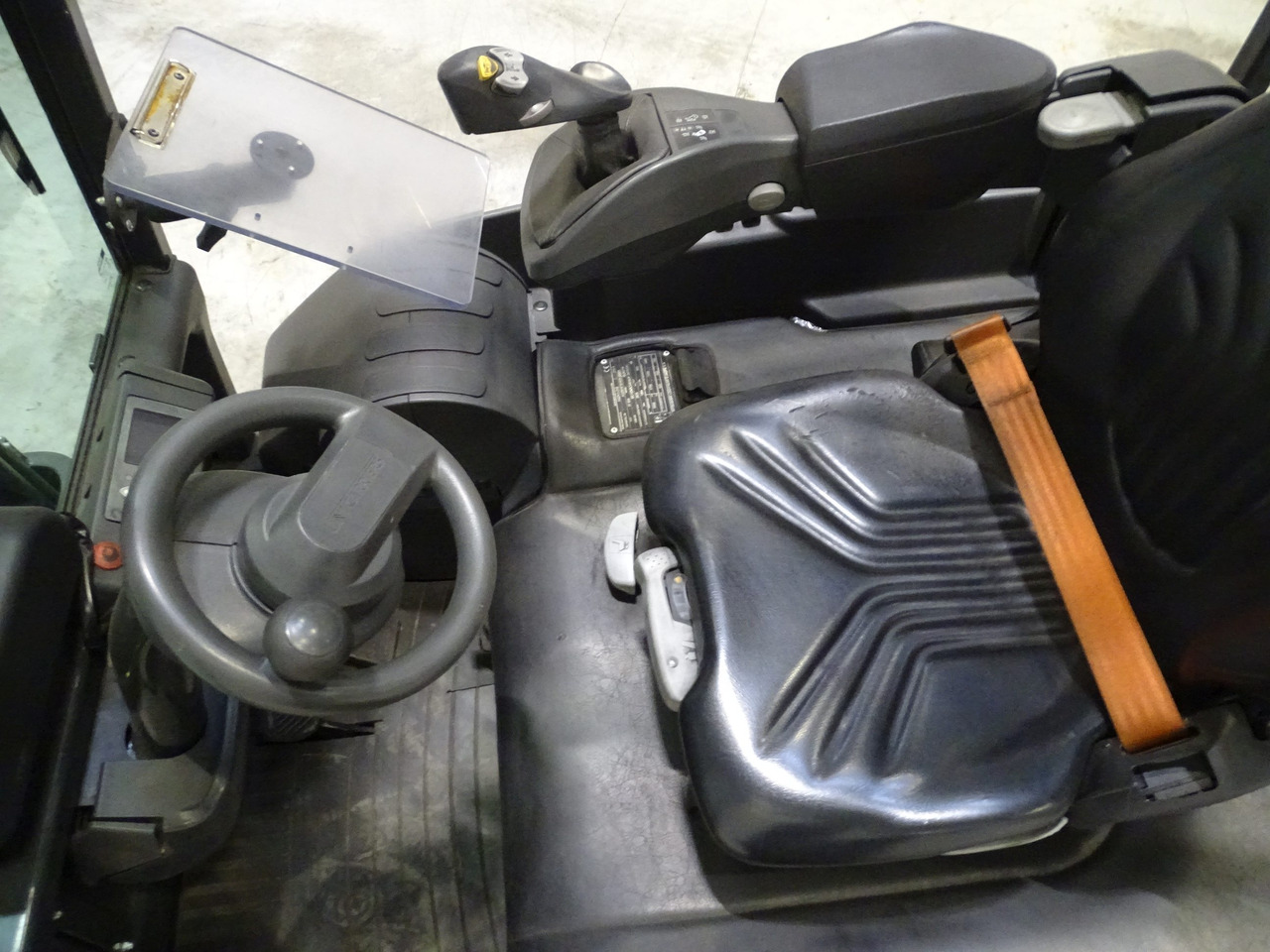 Mitsubishi AG2N1L20Q - Carretilla elevadora eléctrica: foto 3 Mitsubishi AG2N1L20Q - Carretilla elevadora eléctrica: foto 3