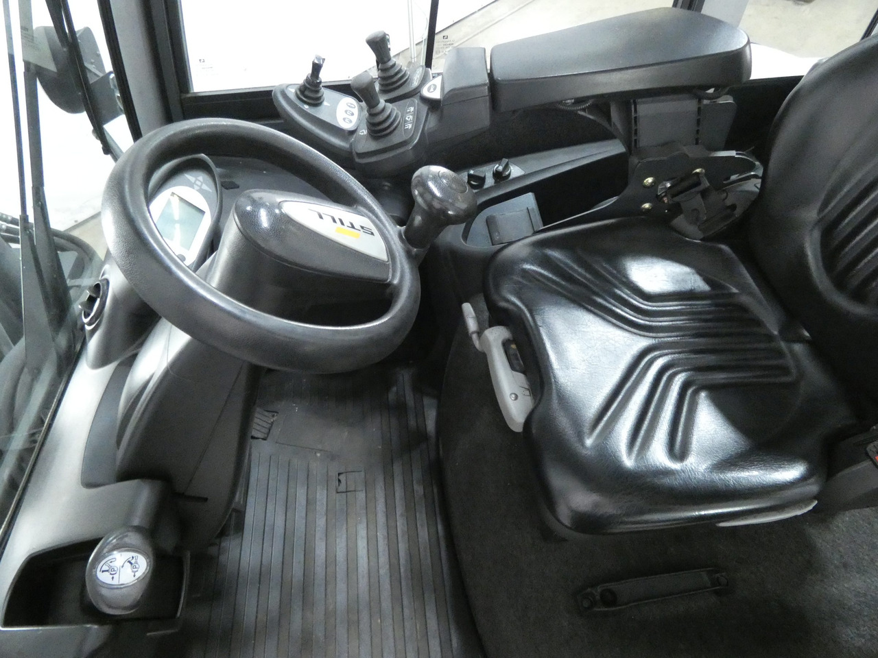 Still RX70-80/900 - Carretilla elevadora diésel: foto 3 Still RX70-80/900 - Carretilla elevadora diésel: foto 3