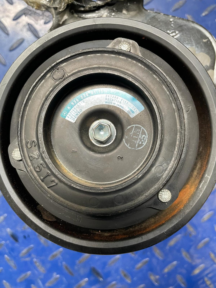 MERCEDES-BENZ MP4,ACTROS Denso A9362300111 - Compresor de aire acondicionado para Camión: foto 2 MERCEDES-BENZ MP4,ACTROS Denso A9362300111 - Compresor de aire acondicionado para Camión: foto 2