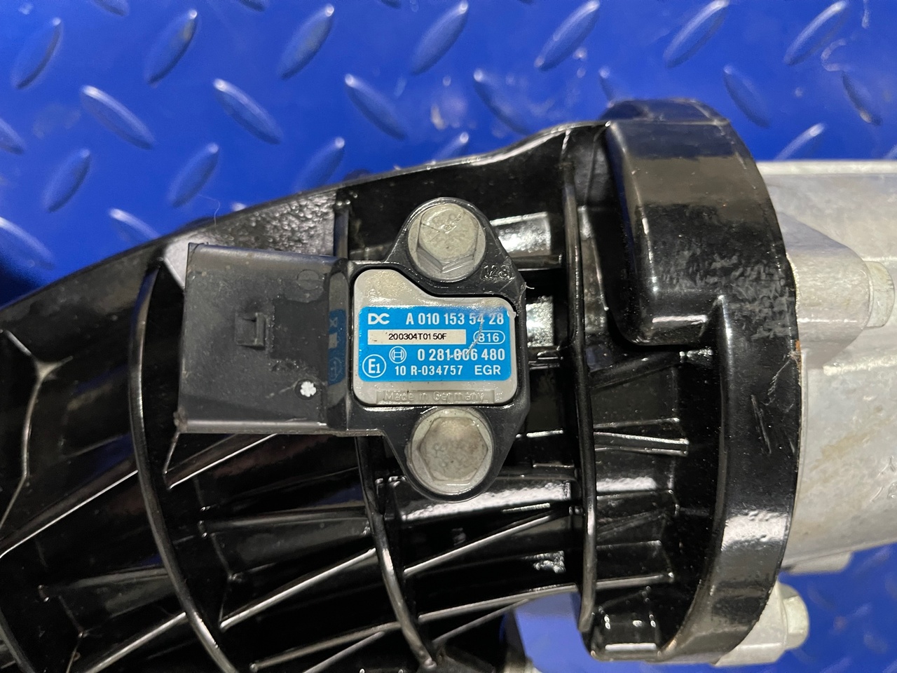 Mercedes-Benz EURO 6 Pressure Sensor A0101535428 - Sistema de admisión de aire: foto 2 Mercedes-Benz EURO 6 Pressure Sensor A0101535428 - Sistema de admisión de aire: foto 2