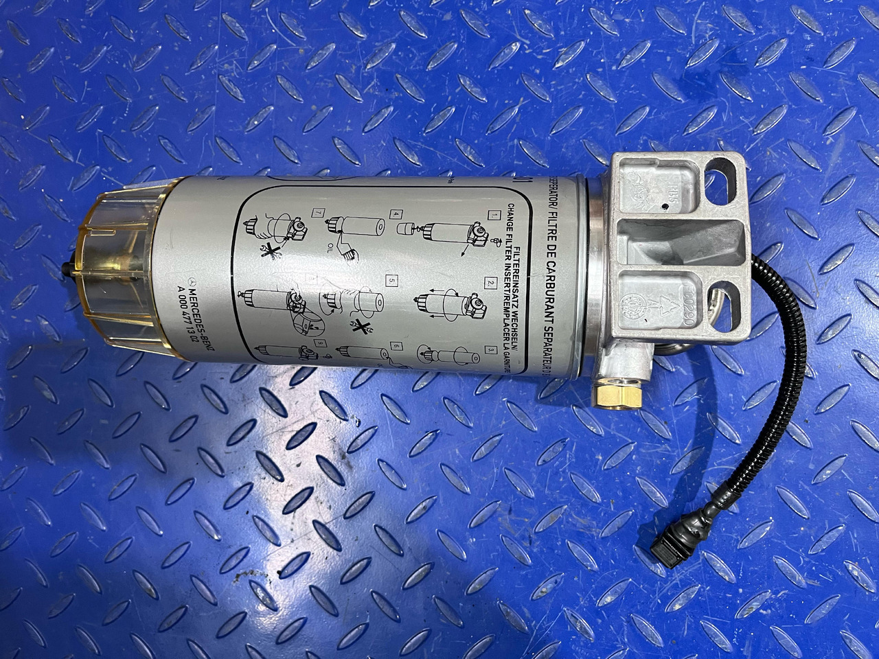 PARKER Mercedes Benz Fuel Water Separator - Procesamiento de combustible: foto 4 PARKER Mercedes Benz Fuel Water Separator - Procesamiento de combustible: foto 4