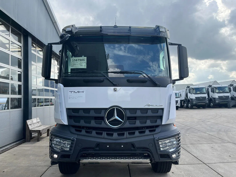 Mercedes-Benz Arocs 3340 6x4 Water Tank Truck - Camión cisterna: foto 5 Mercedes-Benz Arocs 3340 6x4 Water Tank Truck - Camión cisterna: foto 5