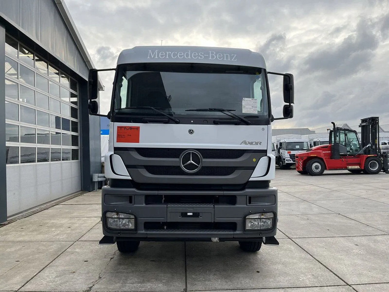 Mercedes-Benz Axor 3344 6x4 Chassis Cabin - Camión chasis: foto 4 Mercedes-Benz Axor 3344 6x4 Chassis Cabin - Camión chasis: foto 4