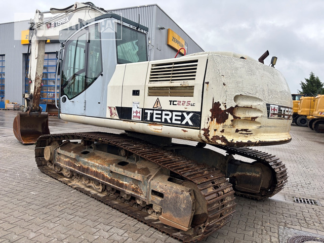 Terex TC225LC - Excavadora de cadenas: foto 1 Terex TC225LC - Excavadora de cadenas: foto 1