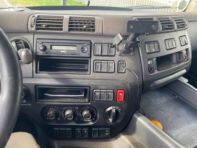 Cabeza tractora DAF CF 370 spacecab skylights: foto 10