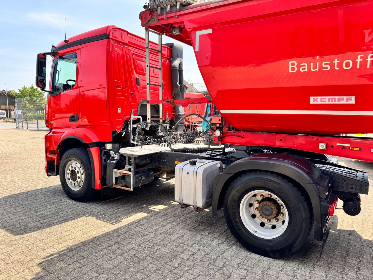 Mercedes-Benz 1846 Actros LS Kipphydraulik Alcoa - Cabeza tractora: foto 3 Mercedes-Benz 1846 Actros LS Kipphydraulik Alcoa - Cabeza tractora: foto 3