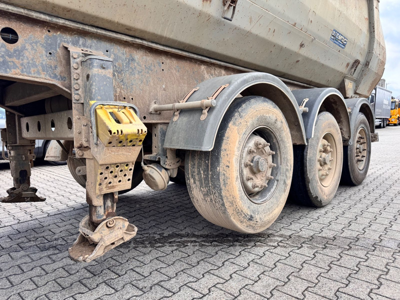 Menci SA700R Kipper Mulde 27m³ Lift Stahl Stück - Semirremolque volquete: foto 4 Menci SA700R Kipper Mulde 27m³ Lift Stahl Stück - Semirremolque volquete: foto 4