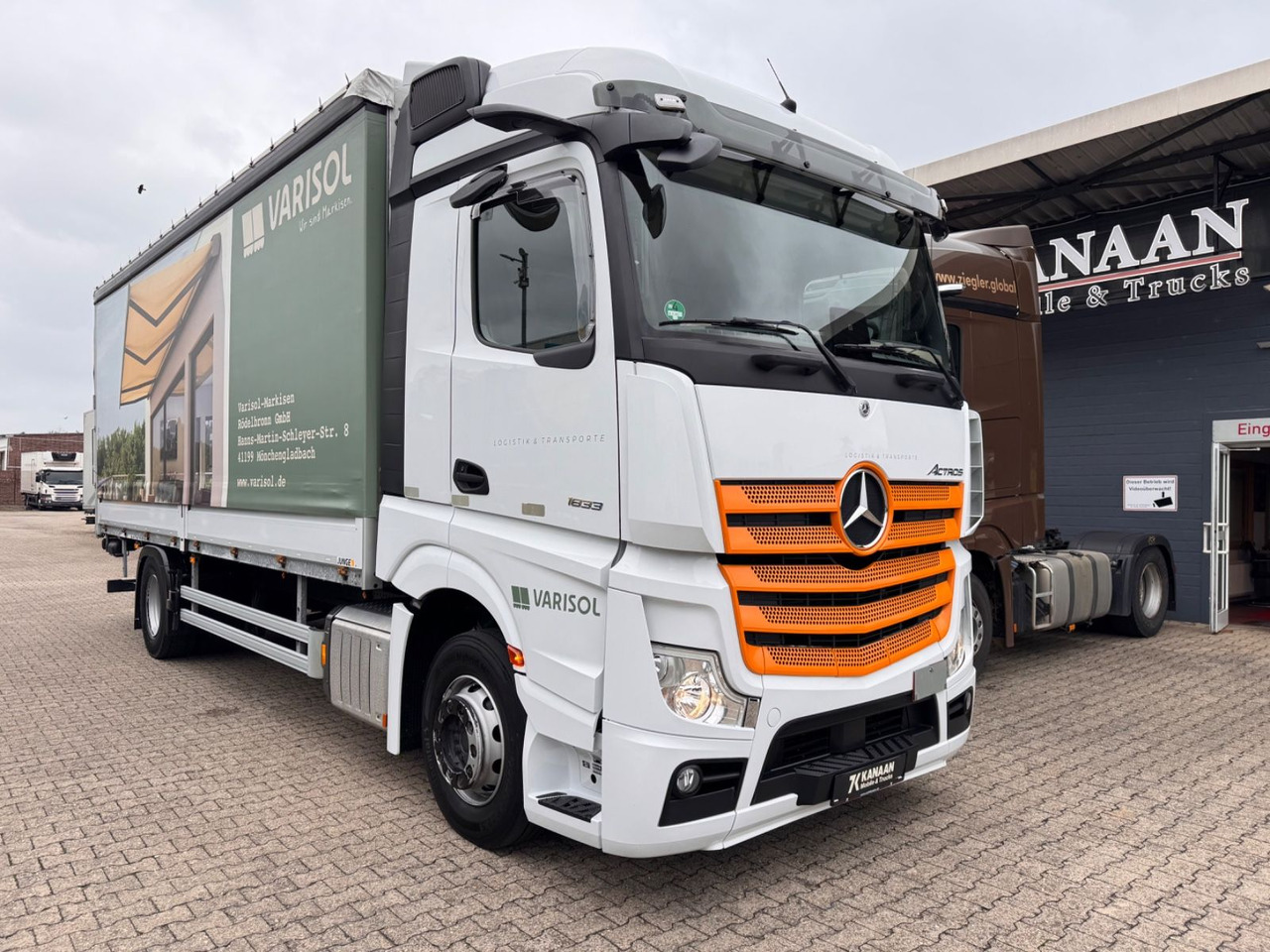 Mercedes-Benz 1833 Actros 5 StreamSPace LBW - Camión lona: foto 2 Mercedes-Benz 1833 Actros 5 StreamSPace LBW - Camión lona: foto 2