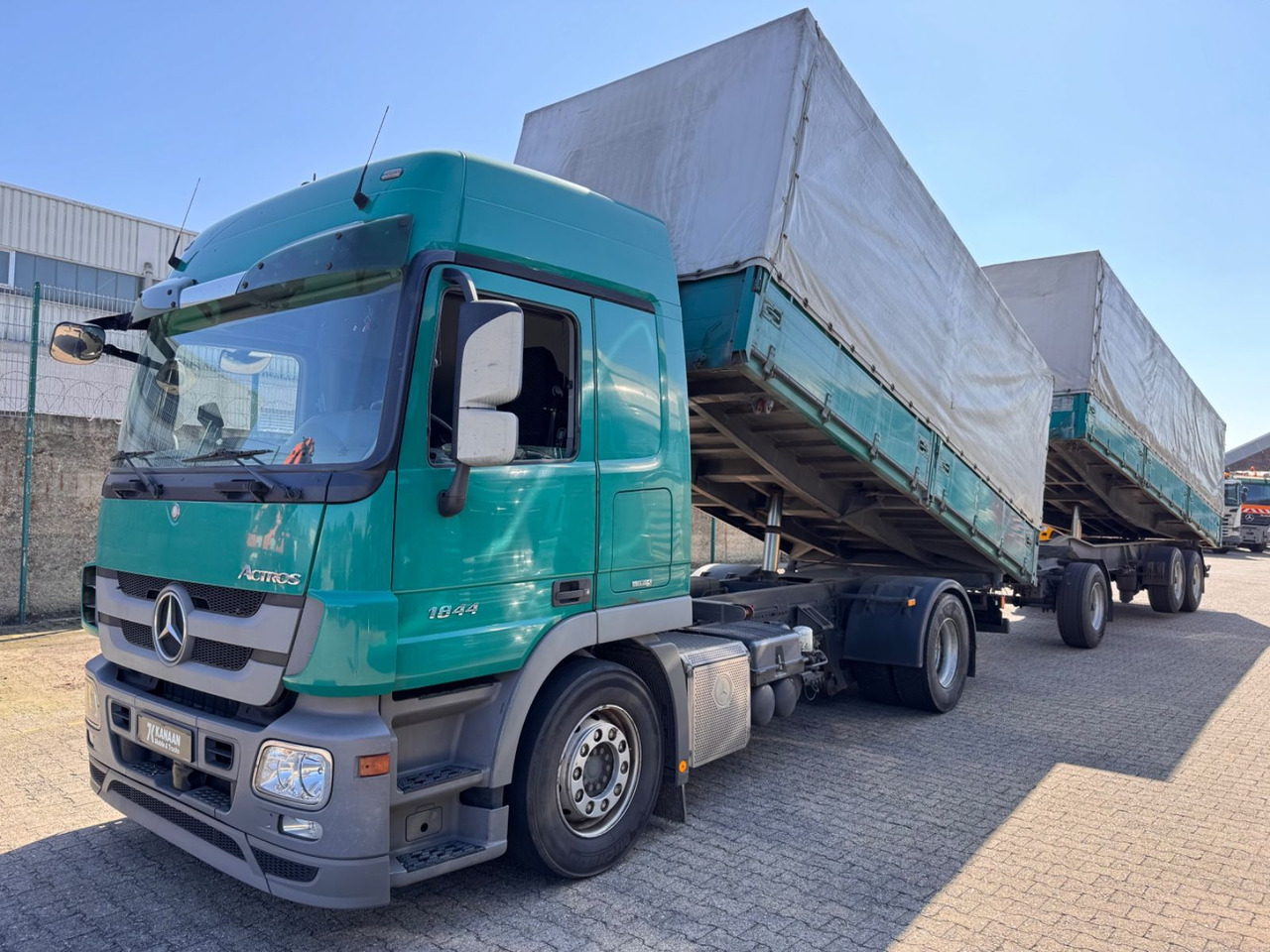 Mercedes-Benz 1844 Actros MP3 3-SeitenKipper Getreide Pritsche - Camión volquete: foto 4 Mercedes-Benz 1844 Actros MP3 3-SeitenKipper Getreide Pritsche - Camión volquete: foto 4