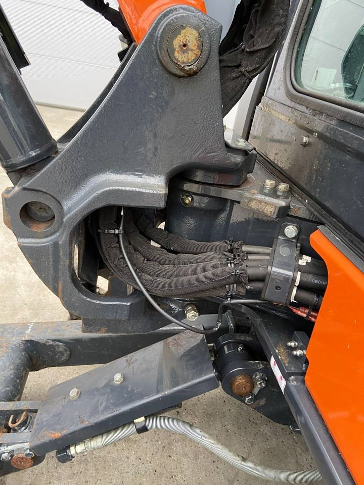 Miniexcavadora Hitachi ZX 33 U-6: foto 13