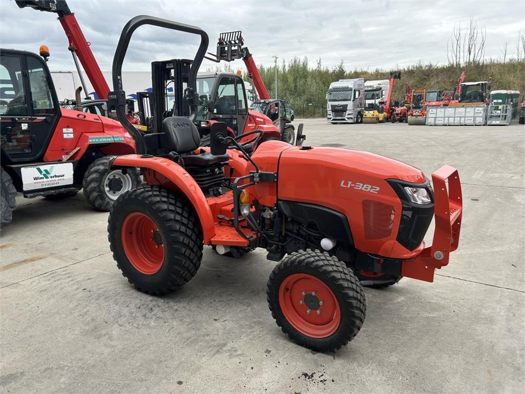 Kubota L1-382 (7325)  - Tractor municipal: foto 2 Kubota L1-382 (7325)  - Tractor municipal: foto 2