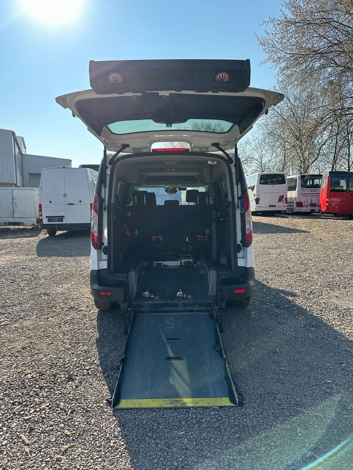 Ford Grand Tourneo 1.5 EcoBlue 74kW Auto Trend - Furgoneta de pasajeros: foto 4 Ford Grand Tourneo 1.5 EcoBlue 74kW Auto Trend - Furgoneta de pasajeros: foto 4