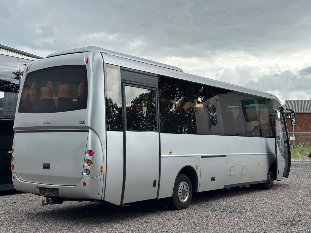 Iveco Kapena Tema 100 (32*Sitze*DE*TOP*Schalt) O510 Iveco Kapena Tema 100 , O 510, 818, Rapido - Minibús, Furgoneta de pasajeros: foto 3 Iveco Kapena Tema 100 (32*Sitze*DE*TOP*Schalt) O510 Iveco Kapena Tema 100 , O 510, 818, Rapido - Minibús, Furgoneta de pasajeros: foto 3