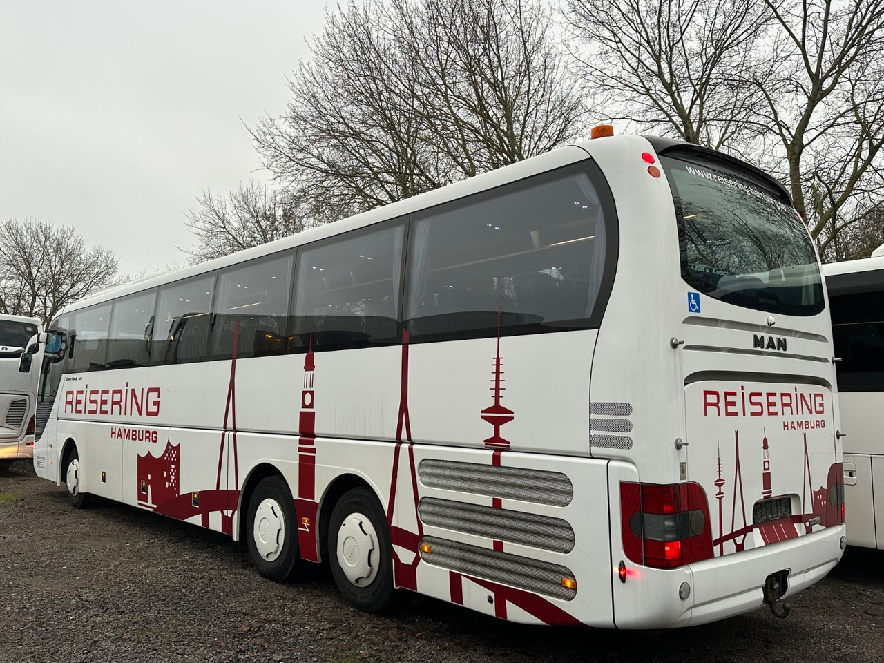 MAN R08 Lions Coach L (wenig Km*Behinderten gerecht) MAN R08 Lions Coach L (wenig Km*Behinderten gerecht) - Autocar: foto 3 MAN R08 Lions Coach L (wenig Km*Behinderten gerecht) MAN R08 Lions Coach L (wenig Km*Behinderten gerecht) - Autocar: foto 3