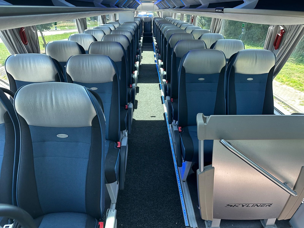 Neoplan P06 Skyliner L (83 Sitze*TOP*Motor Neu*Panorama) - Autobús de dos pisos: foto 5 Neoplan P06 Skyliner L (83 Sitze*TOP*Motor Neu*Panorama) - Autobús de dos pisos: foto 5